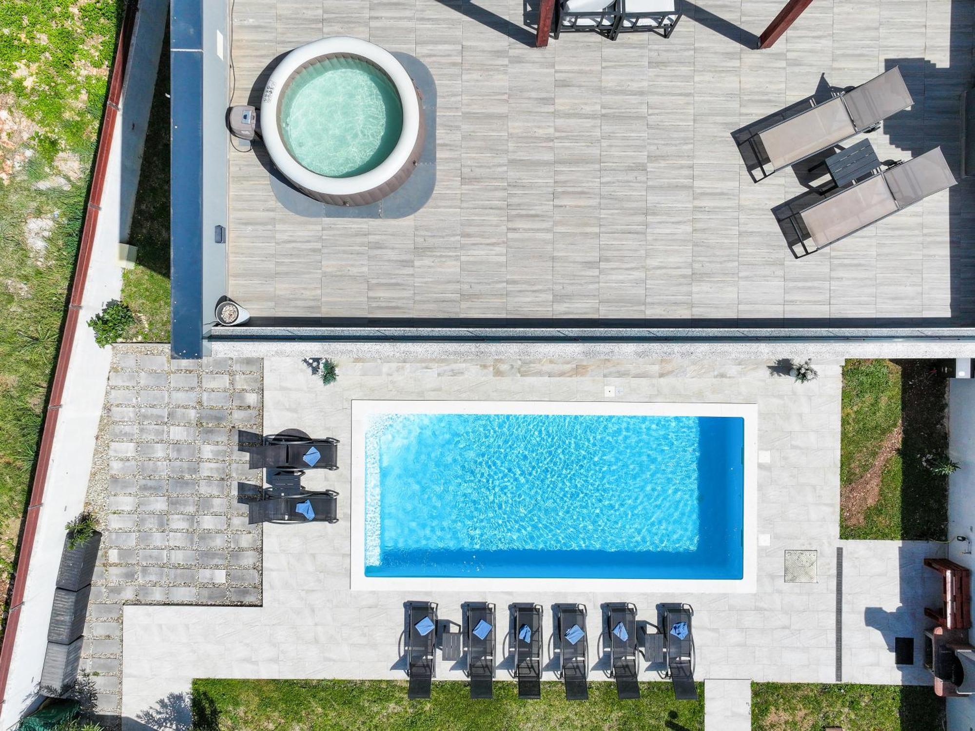 Villa Tia With Heated Pool & Jacuzzi Murvica  Exterior foto
